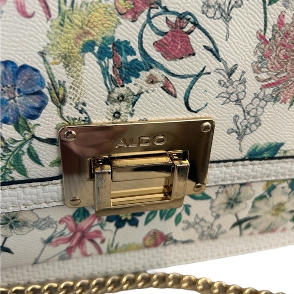 Versatile Chic: ALDO.  Crossbody Bag - Excellent Condition! - Picture 9 of 9